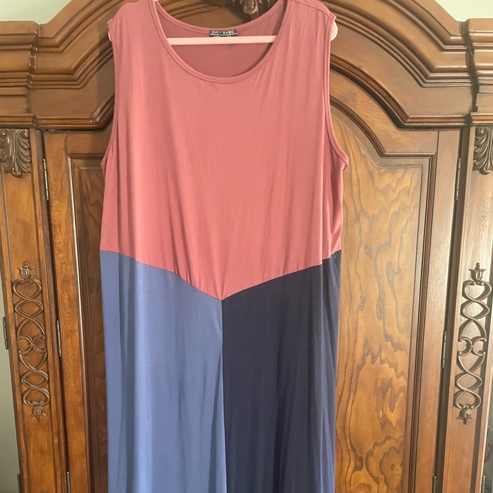 3x sleeveless maxi dress